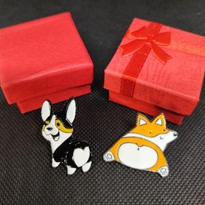 2 Enamel pins cute Corgis. Plus 2 gift box.